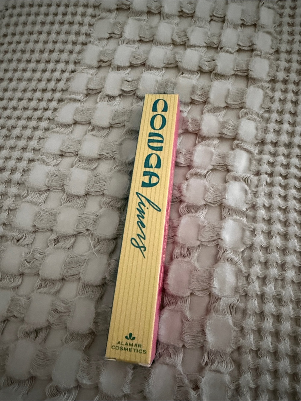 Alamar Cosmetics Sedna Liner – Yellow & Pink Eyeliner